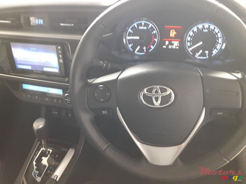 2015' Toyota Corolla Altis photo #6