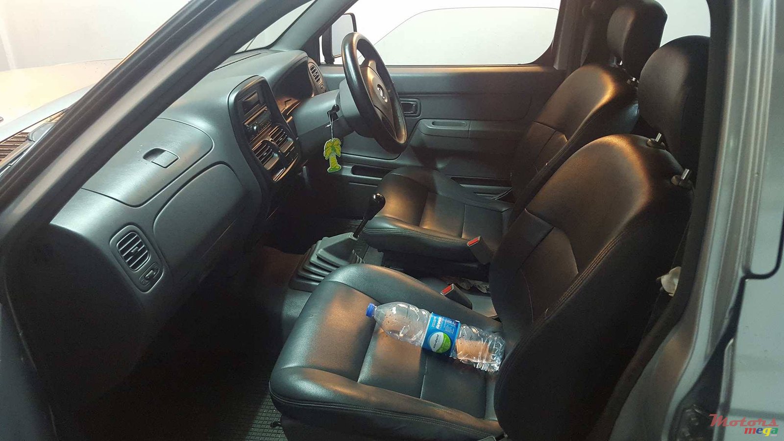 2009' Nissan Navara Double Cab Pick Up (Japan) photo #5