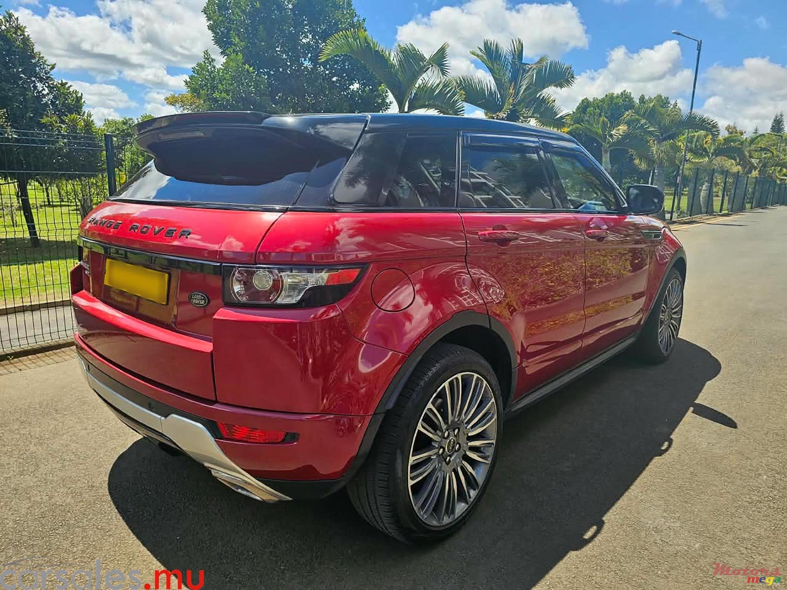 2012' Land Rover Range Rover Evoque Si4 2.0 photo #4