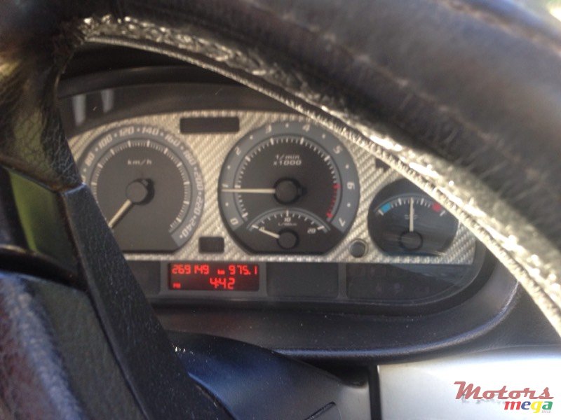 2001' BMW 3 Series E46 photo #2