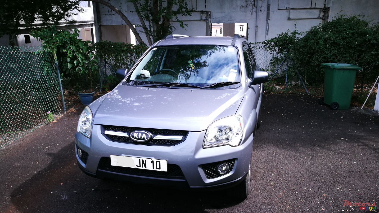 2010' Kia Sportage 4x4 photo #2
