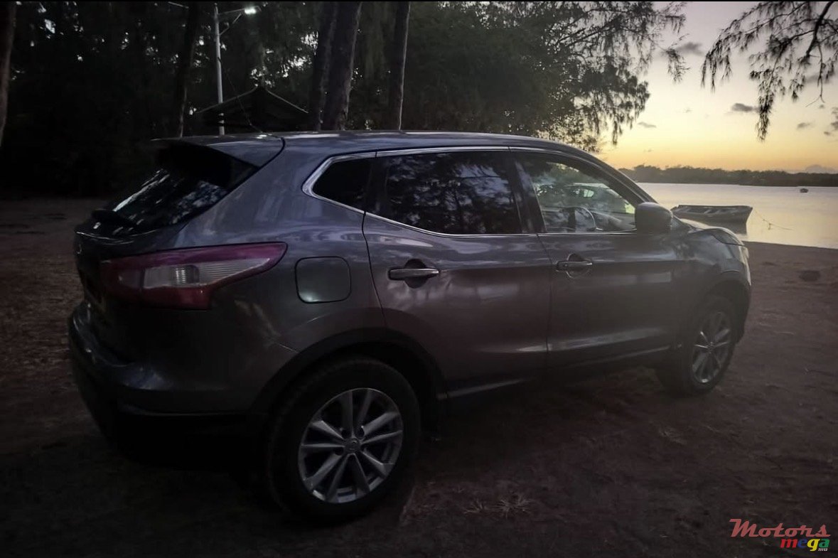 2015' Nissan Qashqai photo #3