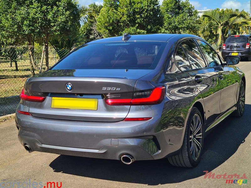 2021' BMW 330 e MSport Line photo #4