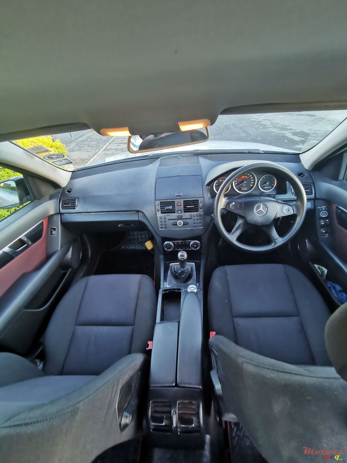 2009' Mercedes-Benz CL 180 1600cc photo #3