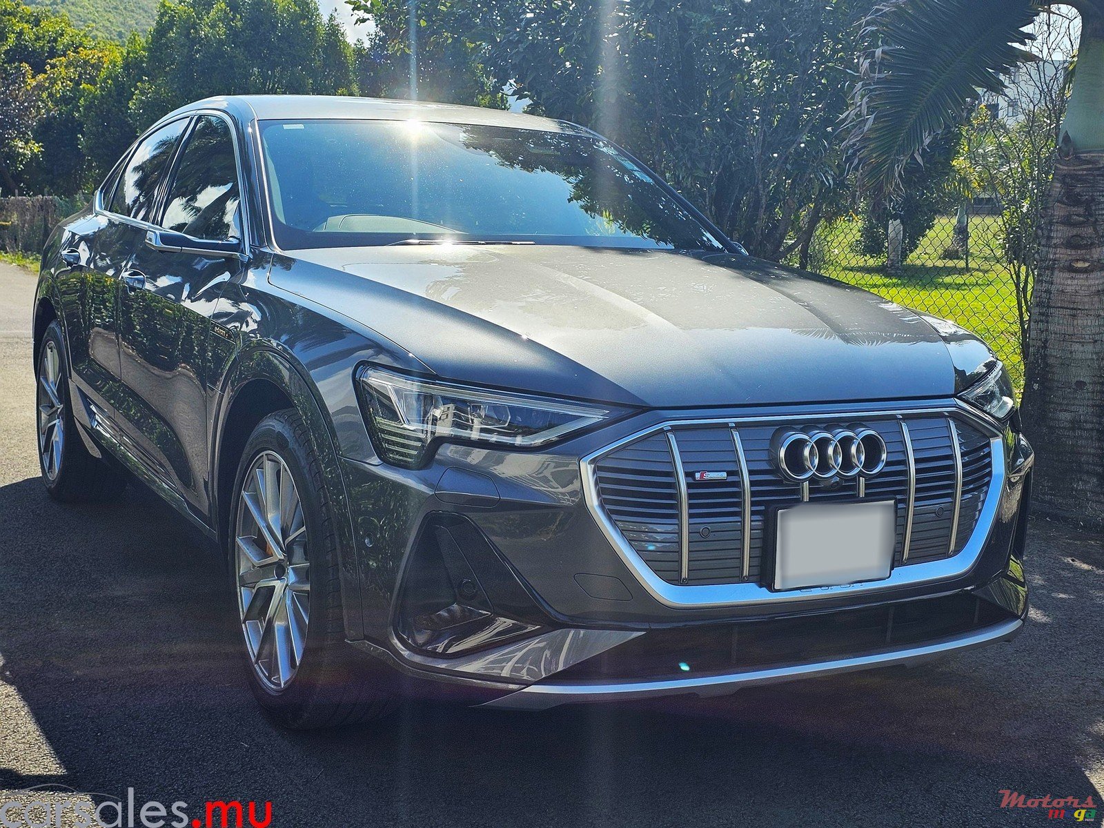 2020' Audi e-tron 55 Sportback S Line Quattro photo #2