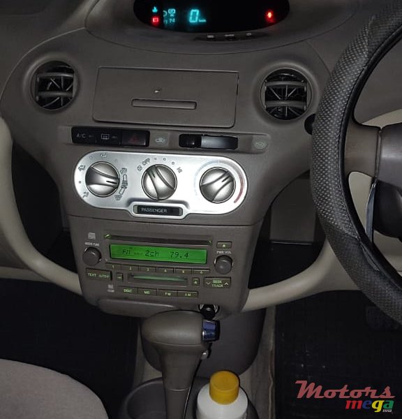 2005' Toyota Platz Nil photo #4