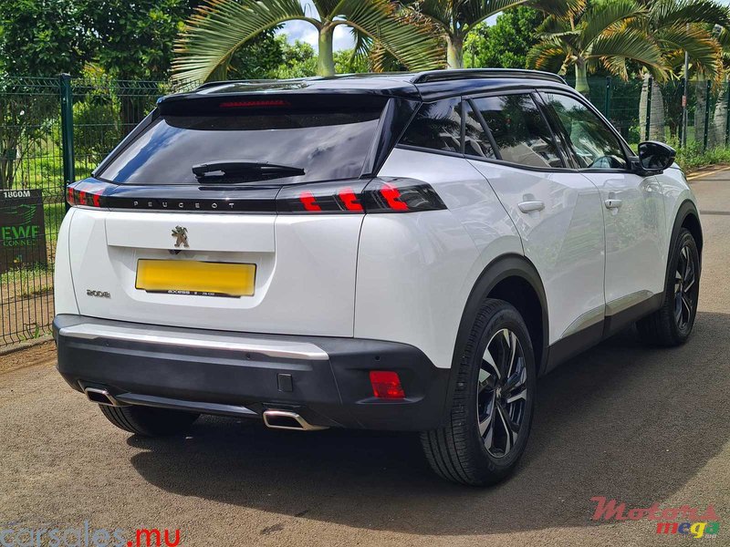 2021' Peugeot 2008 1.2 Allure photo #4