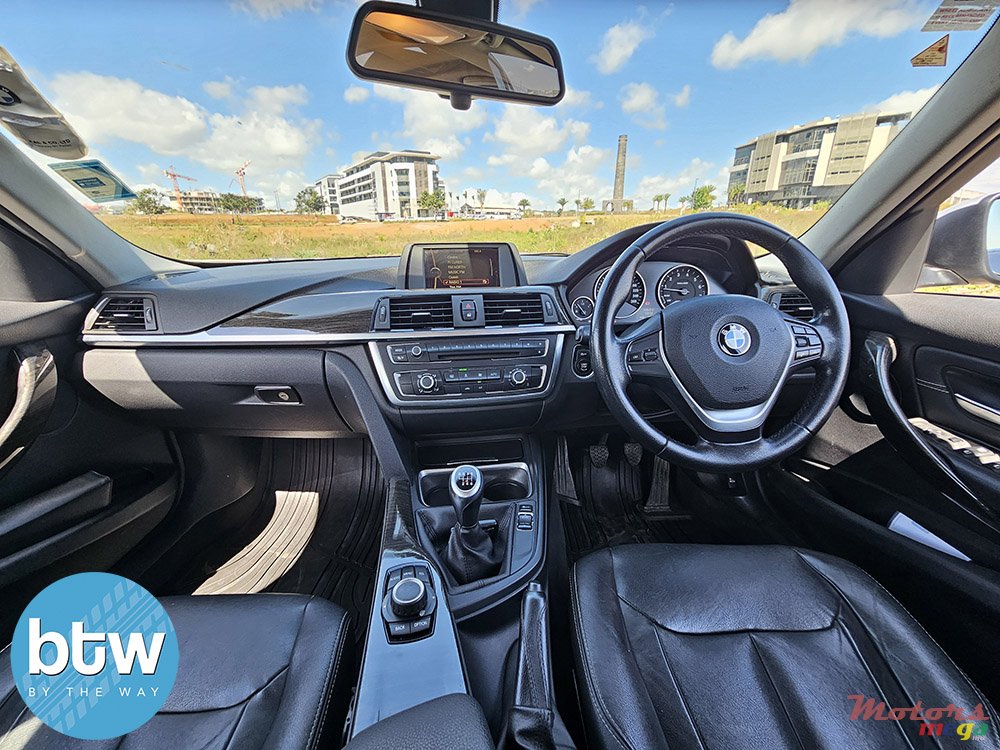 2016' BMW 320 320i IED photo #6