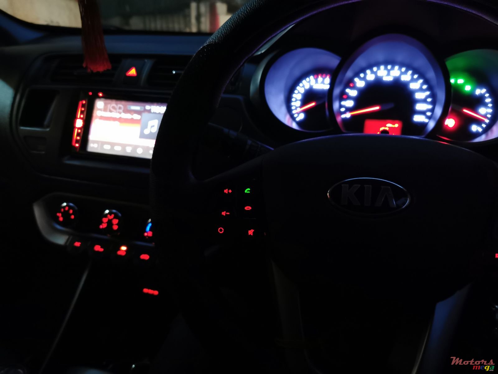 2011' Kia Rio photo #2