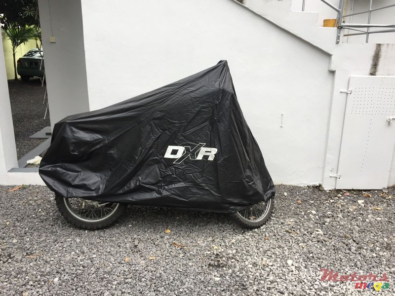 2015' Suzuki DR200SE photo #1