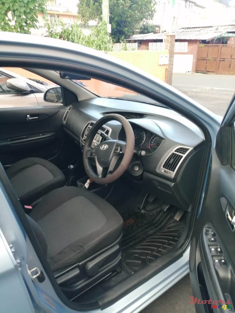 2012' Hyundai i20 photo #3