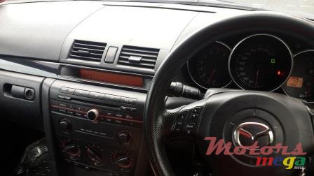 2005' Mazda Axela photo #7