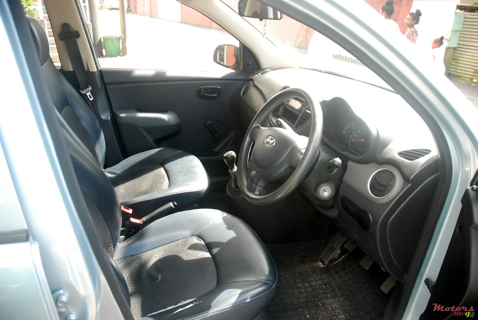 2012' Hyundai i10 photo #3