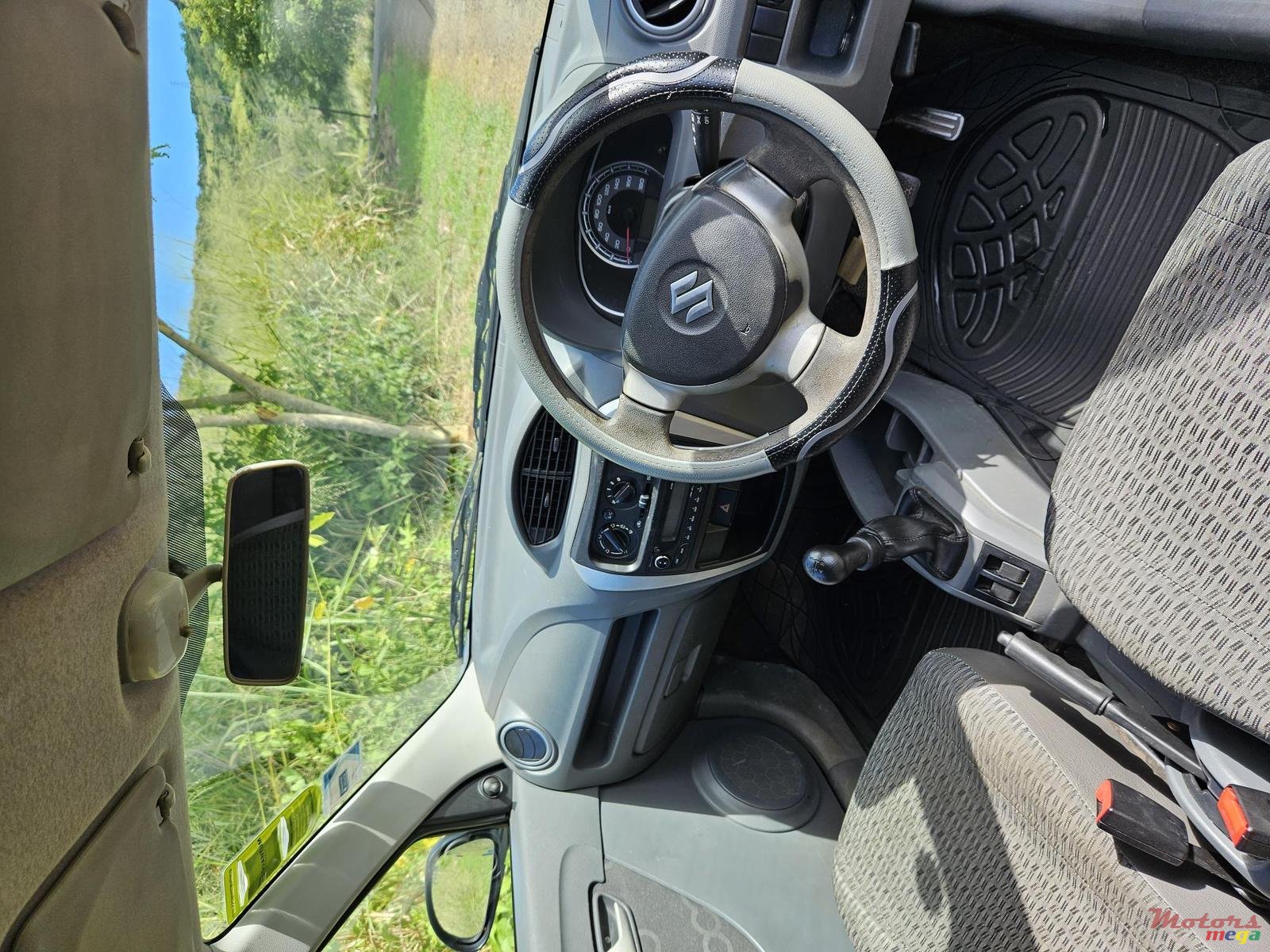 2014' Suzuki Alto photo #6