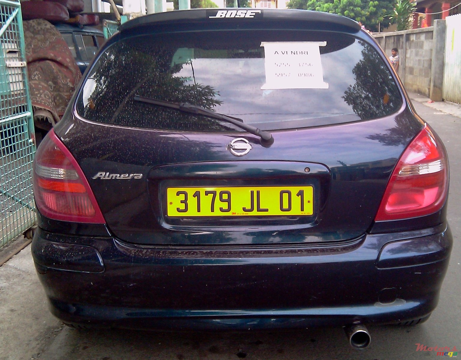 2001' Nissan Almera photo #2