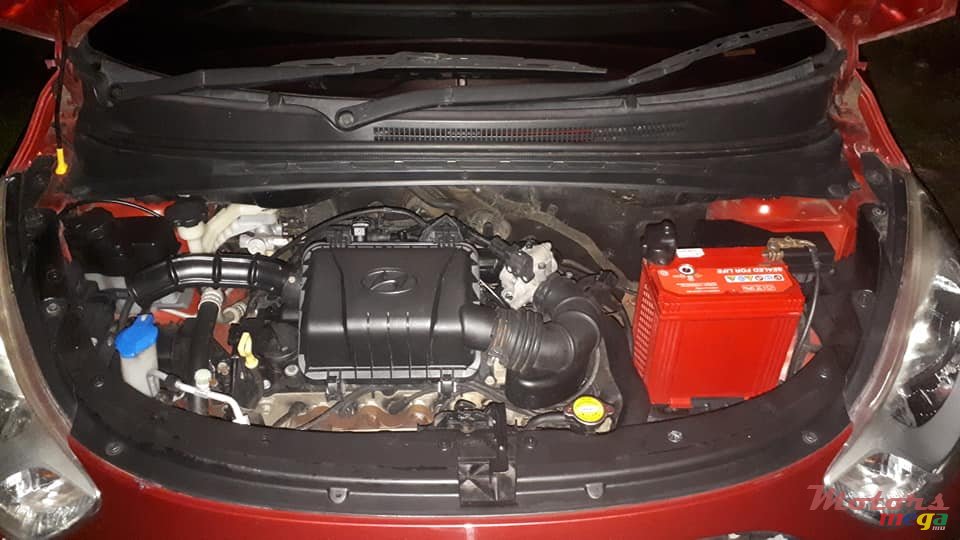 2012' Hyundai i10 photo #6