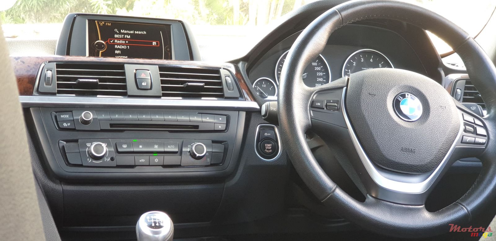 2012' BMW 328 photo #6