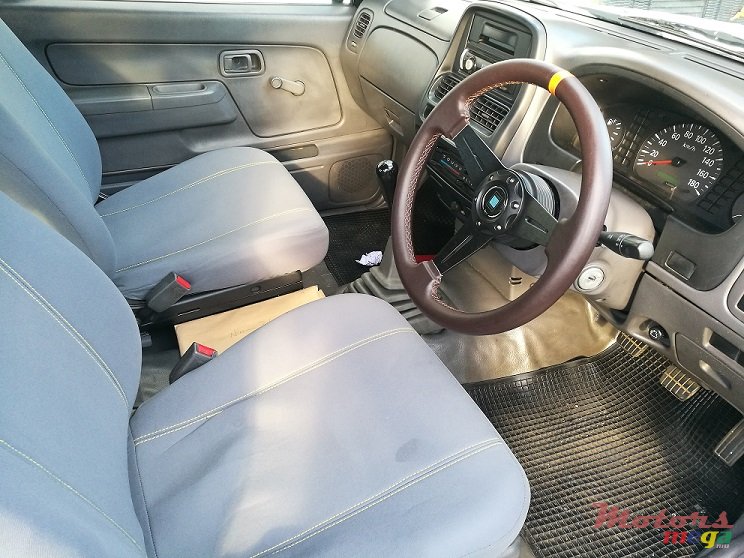 2007' Nissan Navara 2.7 photo #4