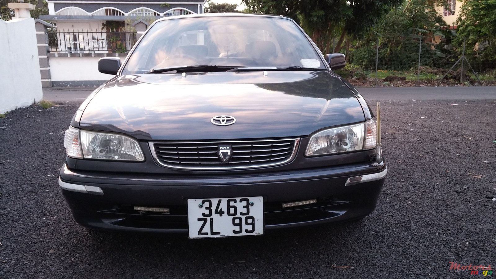 1999' Toyota photo #1