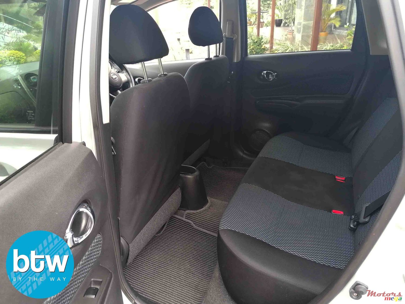 2013' Nissan Note photo #5