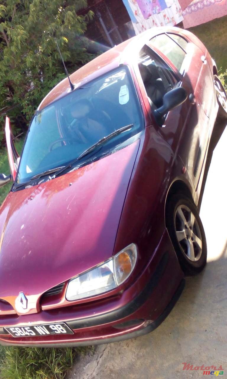 1998' Renault Megane photo #2