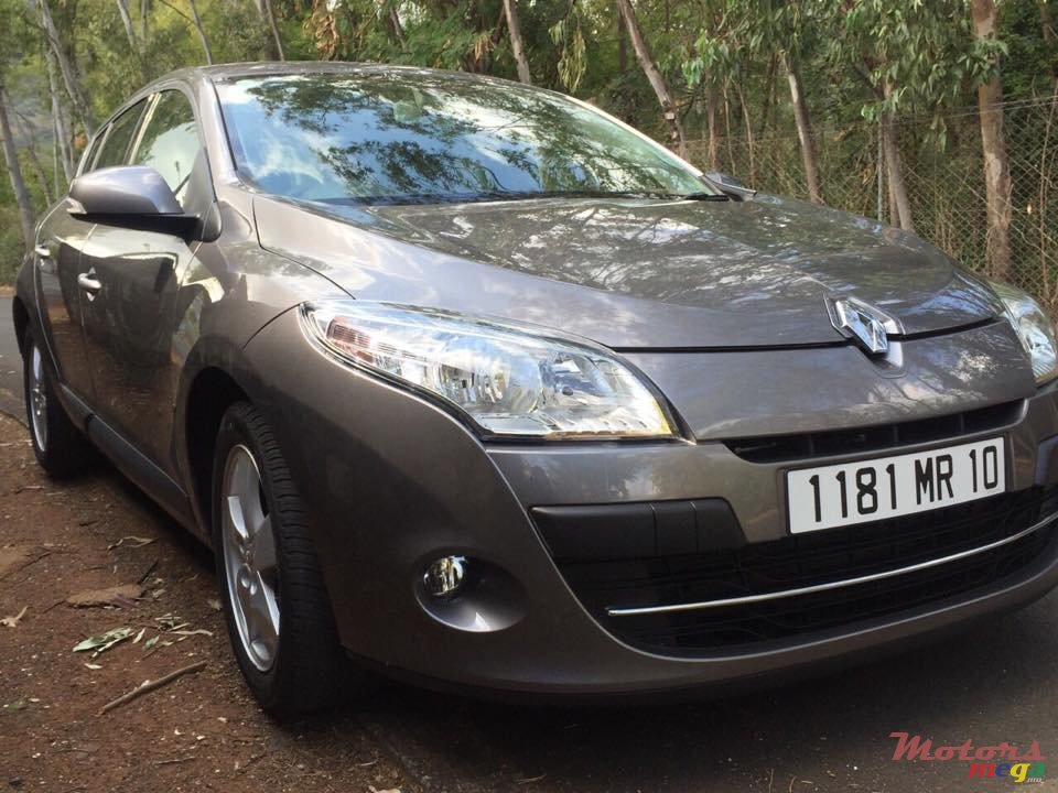 2010' Renault Megane photo #1