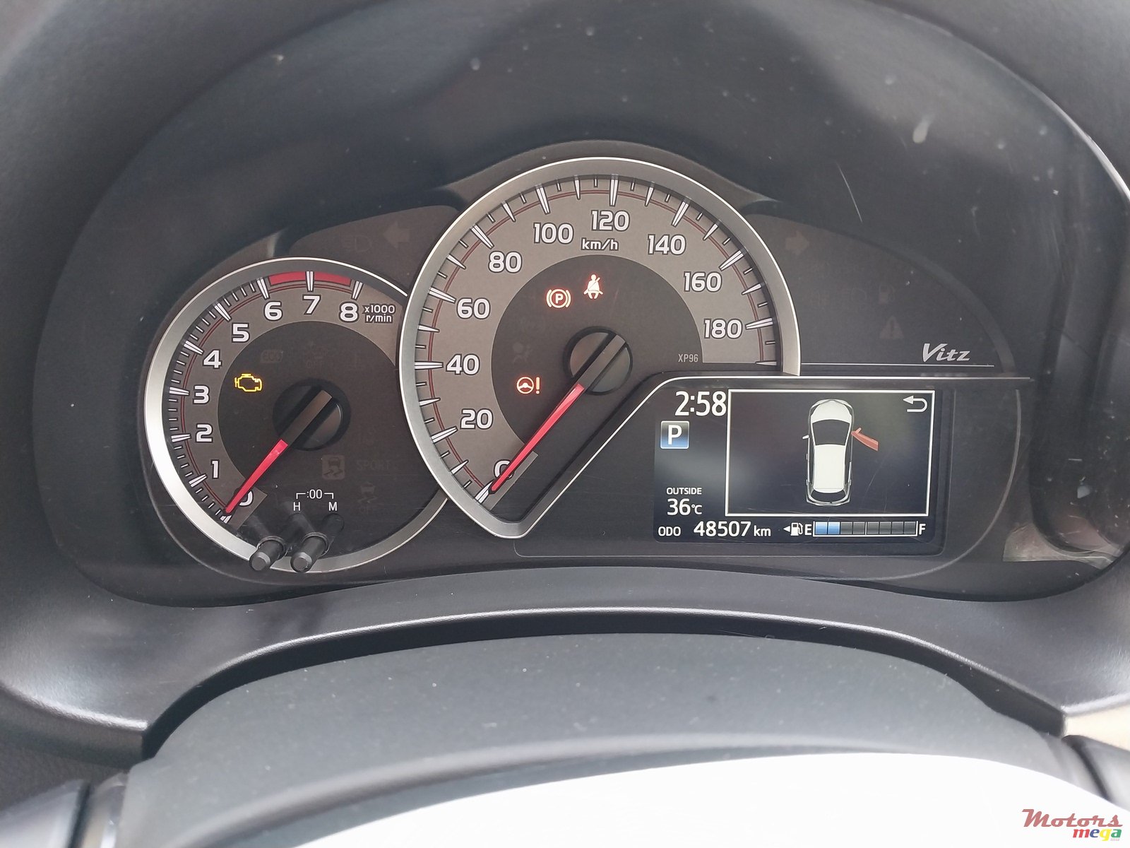 2017' Toyota Vitz photo #1