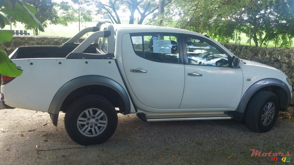 2010' Mitsubishi L 200 Sportero photo #1