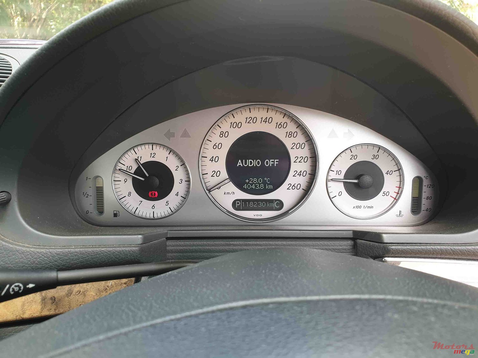 2004' Mercedes-Benz E-Class photo #7