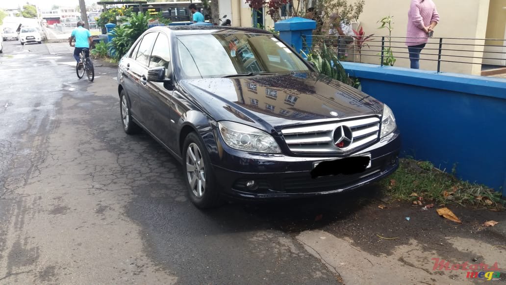 2010' Mercedes-Benz C-Class photo #5