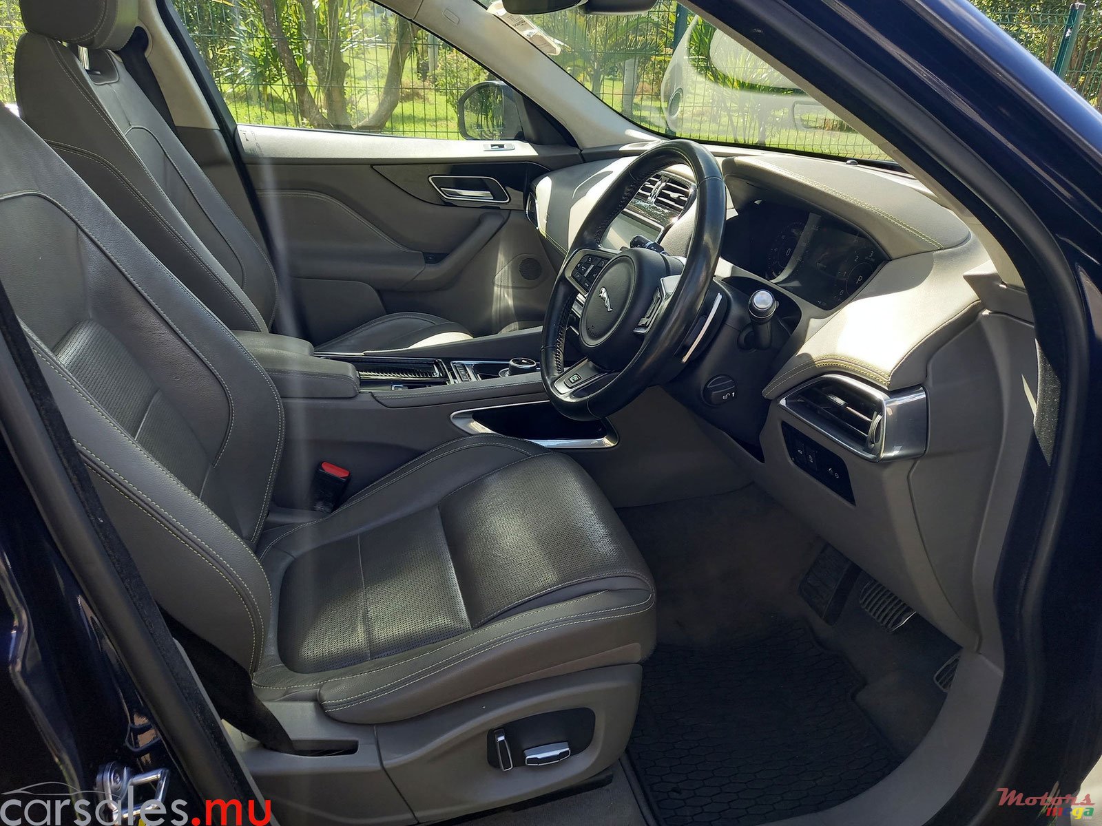 2020' Jaguar F-Pace 20d R-Sport AWD 2.0 photo #6