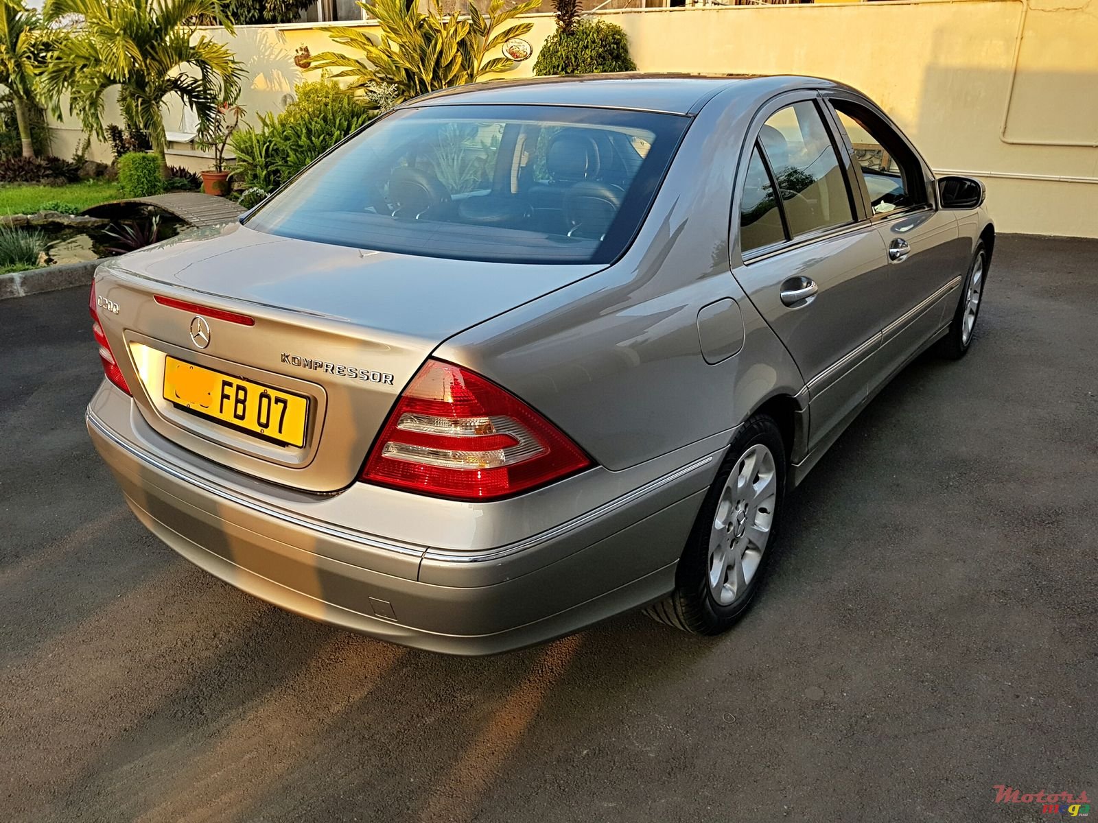 2007' Mercedes-Benz c200 automatic photo #3