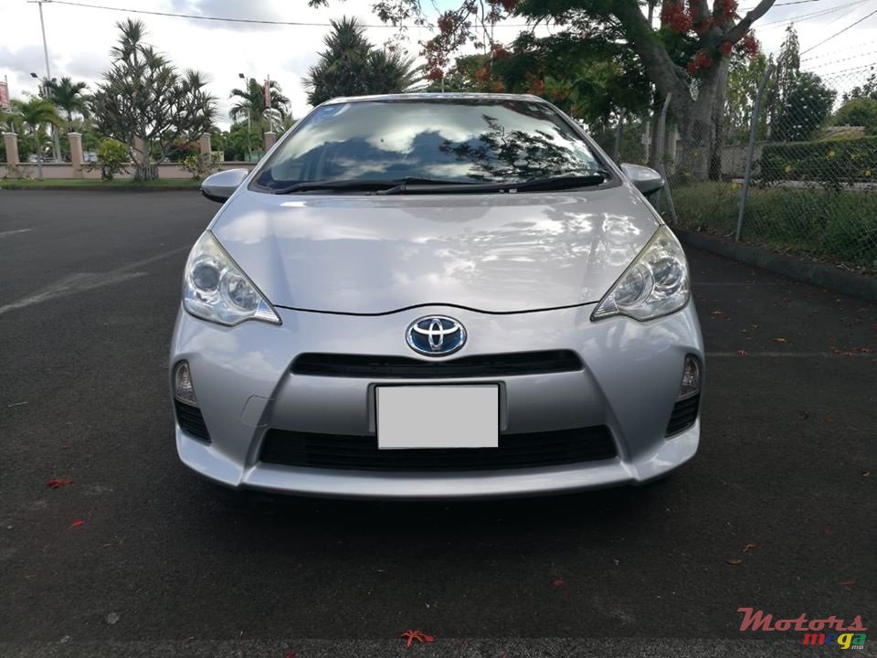 2013' Toyota Aqua photo #1