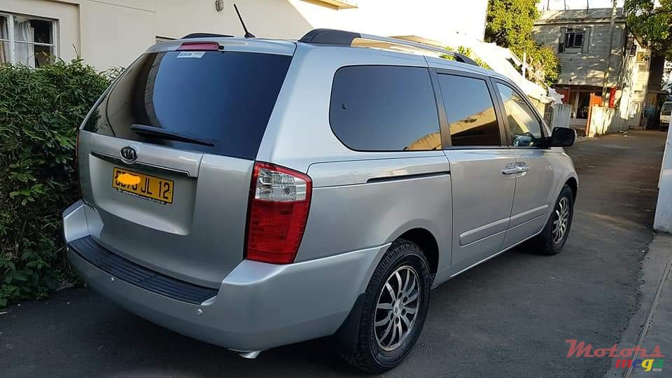 2012' Kia Carnival 7 seater photo #3