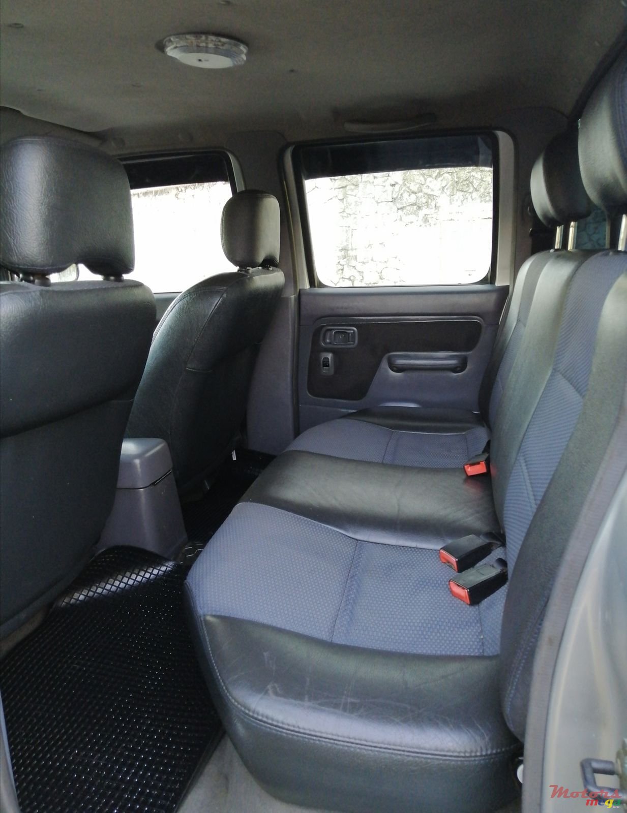 2010' Nissan Hardbody photo #3