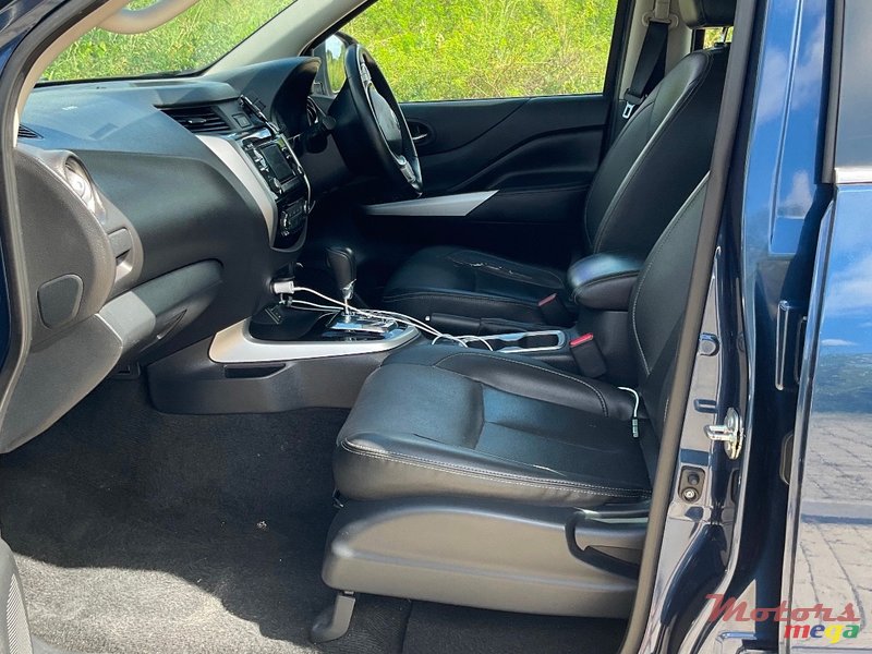 2018' Nissan Navara photo #5