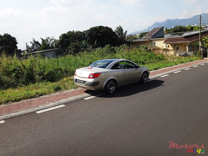 2007' Renault Megane 2 CABRIOLET KARMANN photo #8