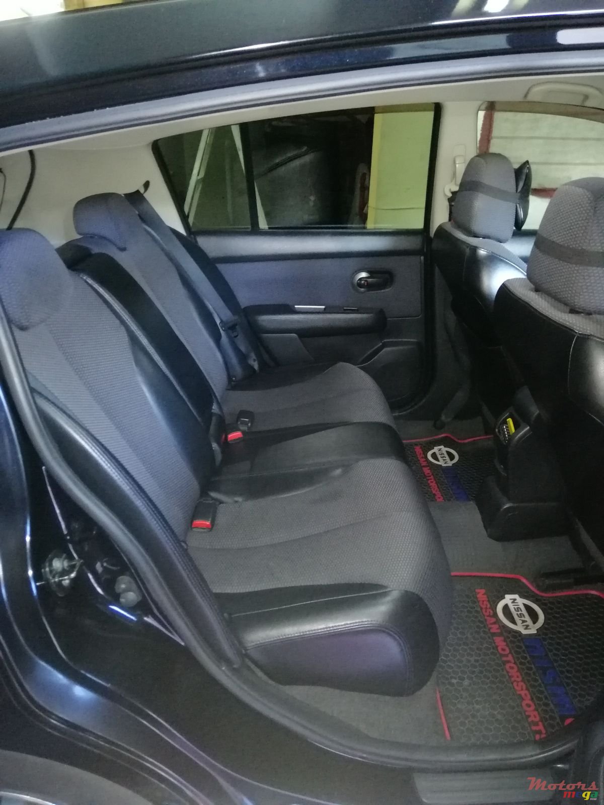 2006' Nissan Tiida photo #2