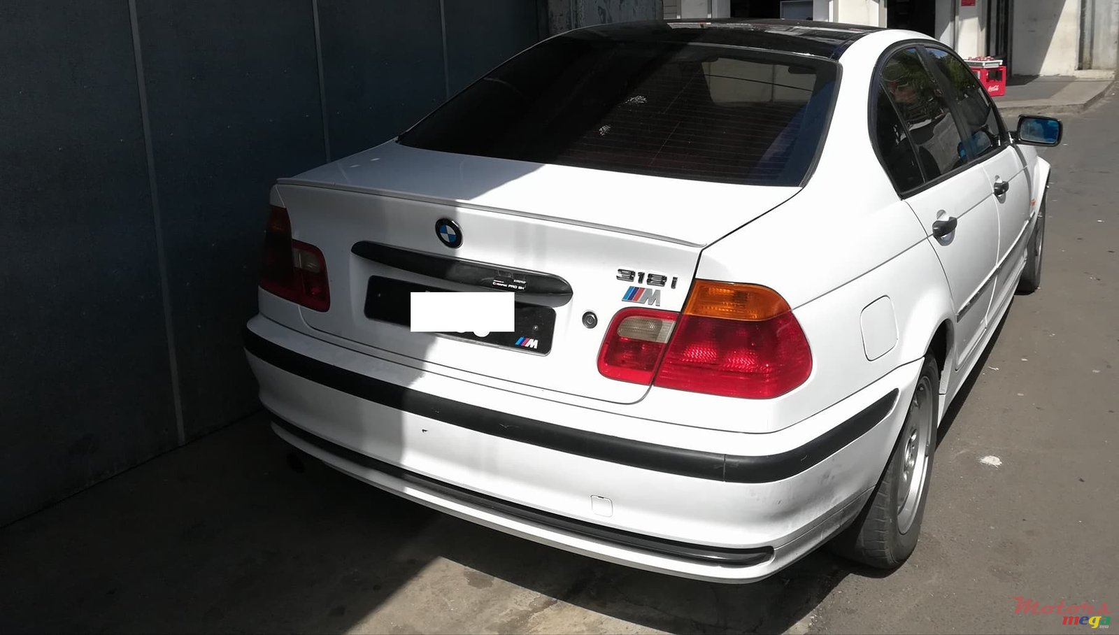 2001' BMW 3 Series E46 2000-2005 photo #2