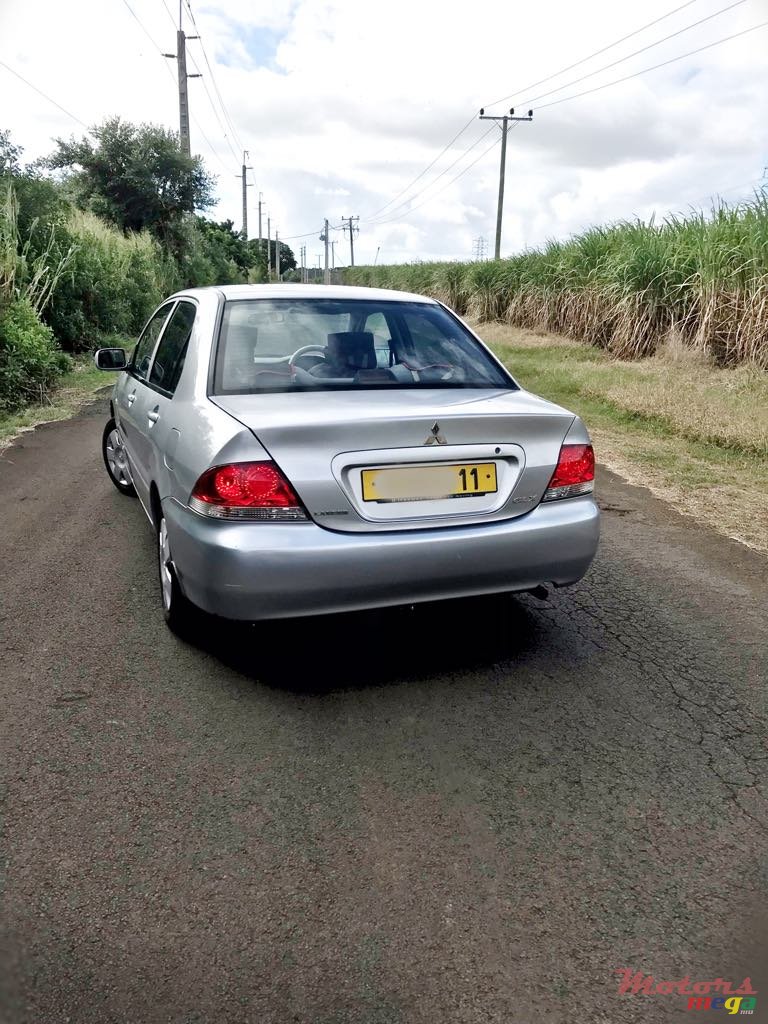 2011' Mitsubishi Lancer photo #4