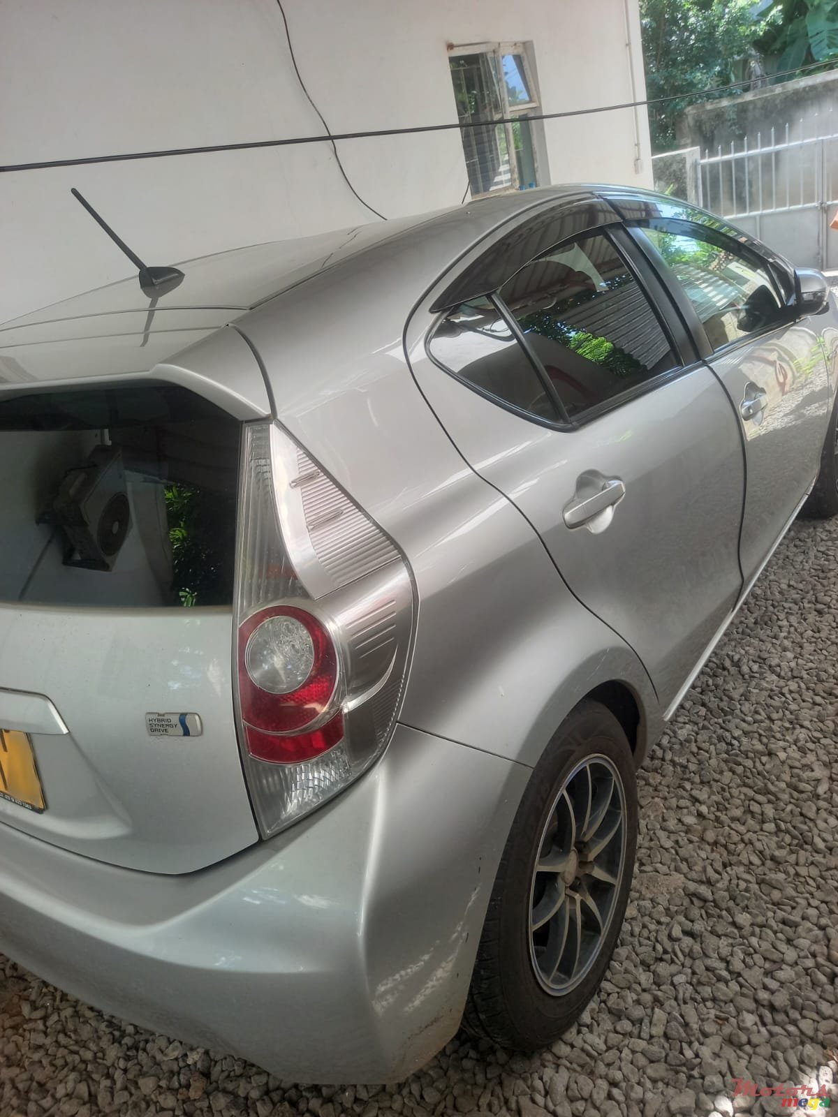 2014' Toyota Aqua photo #3