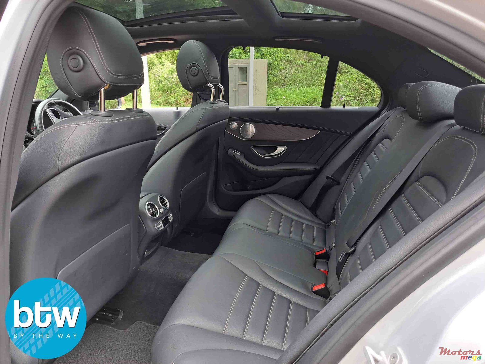 2016' Mercedes-Benz C-Class photo #4