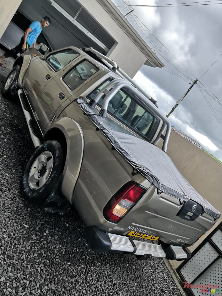 2005' Nissan Hardbody 3.0 turbo photo #2