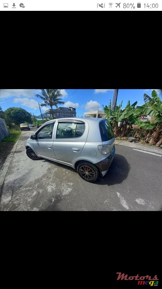 2000' Toyota Vitz photo #1