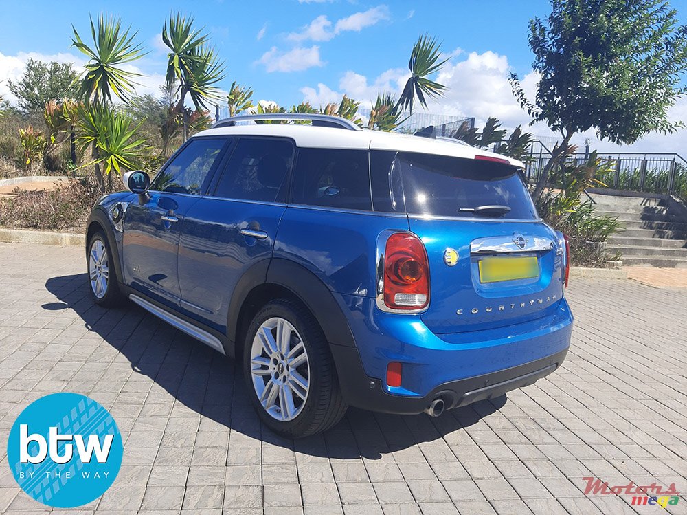 2019' MINI Cooper Countryman photo #2