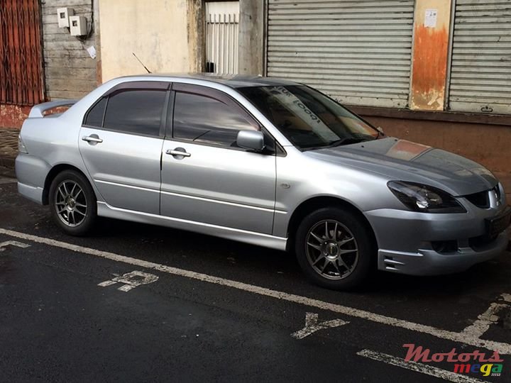 2005' Mitsubishi GLX photo #2