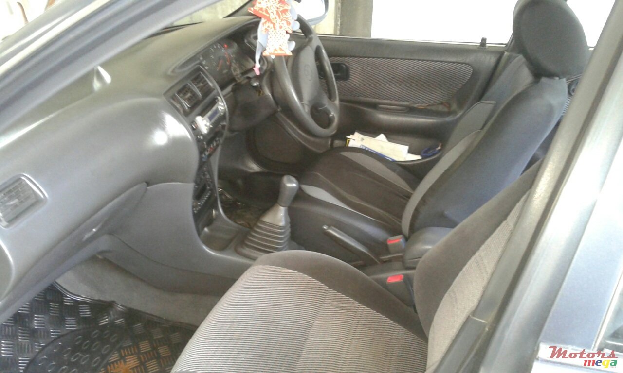 1995' Toyota Corolla photo #3
