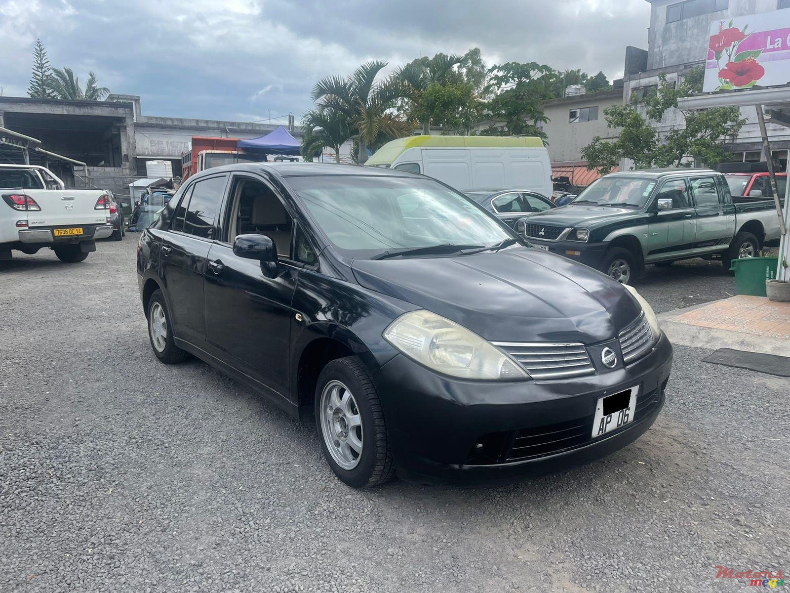 2006' Nissan Tiida photo #1