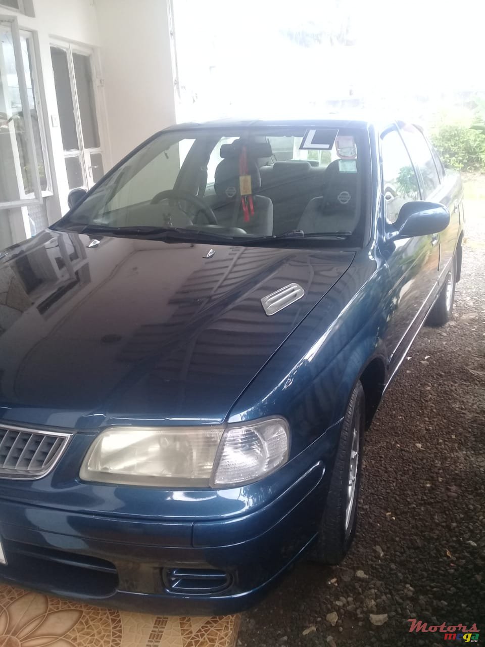 1999' Nissan B15 photo #3