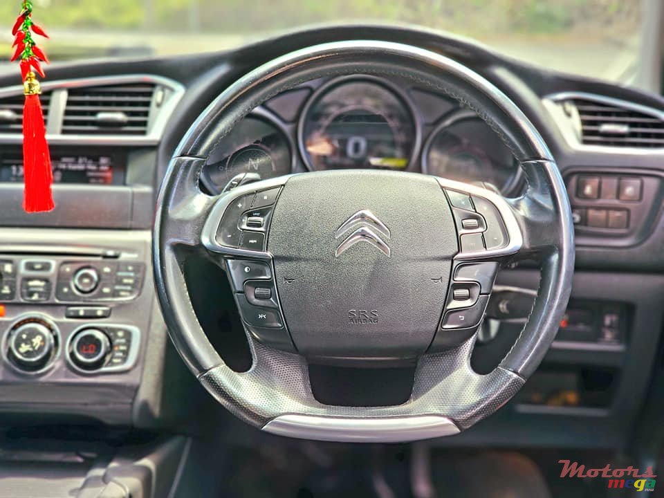 2014' Citroen C4 photo #5